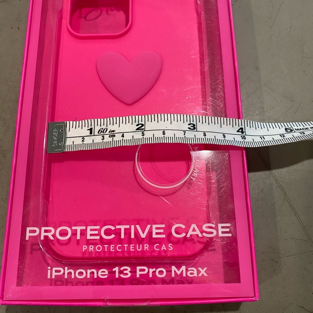 Amazing pink iPhone case by ISLA RAE🩷 heart, soft edges, triple drop tested... - Picture 6 of 8